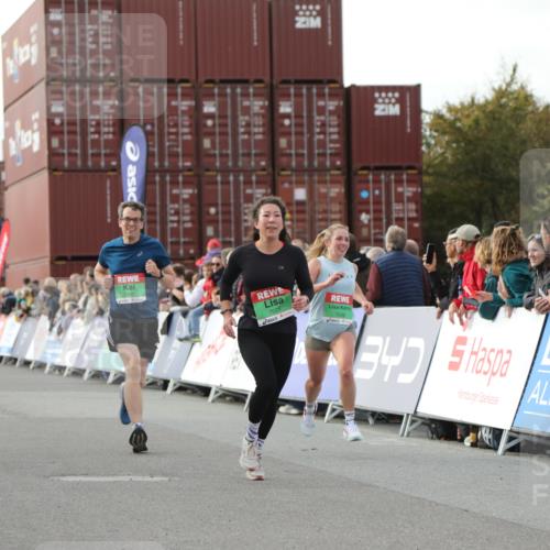 03.10.2025 - Köhlbrandbrückenlauf Yannick Fuchs http://msf.ph/oto/8983691 03.10.2025 16:07:28 Ziel 7056, 7071, 7172, 7365, 7402, 7434, 7499, 8745, 8919, 9018 meine-sportfotos.de