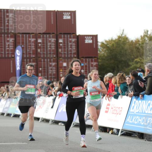 03.10.2025 - Köhlbrandbrückenlauf Yannick Fuchs http://msf.ph/oto/8983695 03.10.2025 16:07:29 Ziel 7056, 7071, 7172, 7365, 7499, 8745, 8862, 8919 meine-sportfotos.de