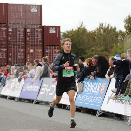 03.10.2025 - Köhlbrandbrückenlauf Yannick Fuchs http://msf.ph/oto/8983698 03.10.2025 15:53:46 Ziel 7181, 9322, 9718 meine-sportfotos.de