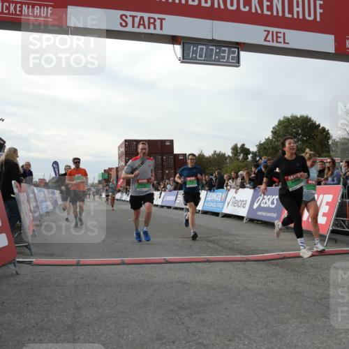 03.10.2025 - Köhlbrandbrückenlauf Yannick Fuchs http://msf.ph/oto/8983709 03.10.2025 16:07:30 Ziel 7056, 7071, 7172, 7365, 7499, 8745, 8862, 8919 meine-sportfotos.de