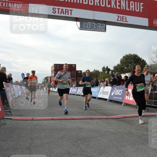 03.10.2025 - Köhlbrandbrückenlauf Yannick Fuchs http://msf.ph/oto/8983711 03.10.2025 16:07:30 Ziel 7056, 7071, 7172, 7365, 7499, 8745, 8862, 8919 meine-sportfotos.de