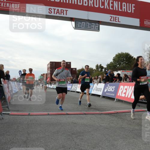 03.10.2025 - Köhlbrandbrückenlauf Yannick Fuchs http://msf.ph/oto/8983713 03.10.2025 16:07:31 Ziel 7056, 7071, 7172, 7179, 7365, 7499, 8745, 8862, 8919 meine-sportfotos.de