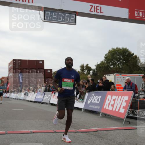 03.10.2025 - Köhlbrandbrückenlauf Yannick Fuchs http://msf.ph/oto/8983734 03.10.2025 15:53:50 Ziel 7074, 7181, 9268, 9322, 9718 meine-sportfotos.de