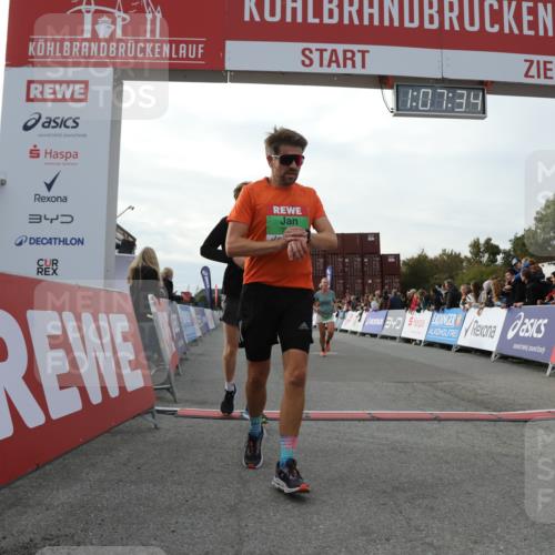 03.10.2025 - Köhlbrandbrückenlauf Yannick Fuchs http://msf.ph/oto/8983740 03.10.2025 16:07:33 Ziel 7056, 7071, 7172, 7179, 7365, 7499, 8745, 8862, 8919, 9020, 9456, 9457 meine-sportfotos.de
