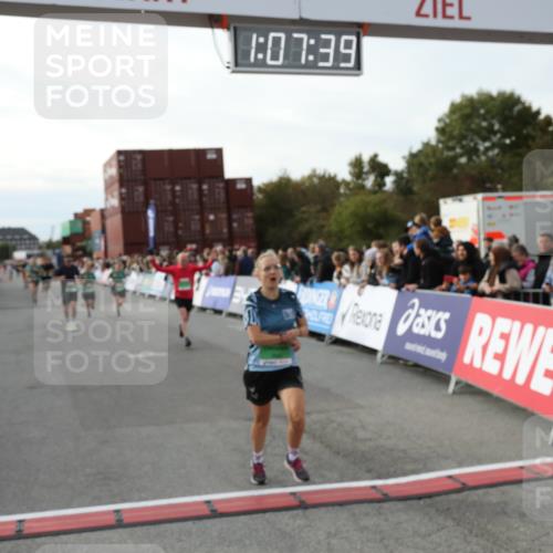 03.10.2025 - Köhlbrandbrückenlauf Yannick Fuchs http://msf.ph/oto/8983765 03.10.2025 16:07:37 Ziel 7179, 7674, 8745, 8862, 9020, 9456, 9457 meine-sportfotos.de