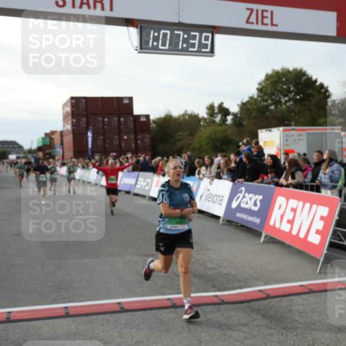 03.10.2025 - Köhlbrandbrückenlauf Yannick Fuchs http://msf.ph/oto/8983767 03.10.2025 16:07:37 Ziel 7179, 7674, 8745, 8862, 9020, 9456, 9457 meine-sportfotos.de