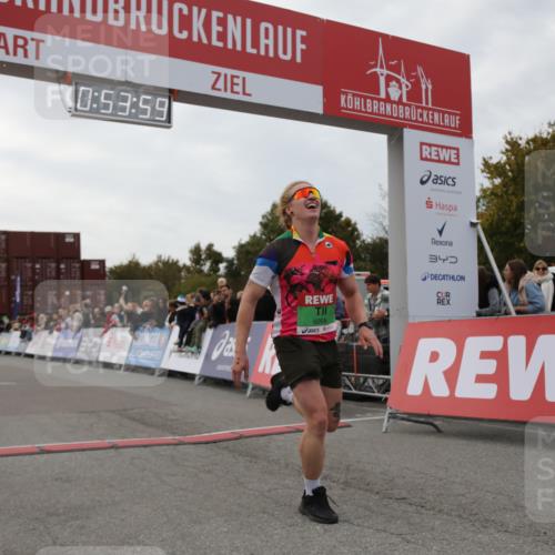 03.10.2025 - Köhlbrandbrückenlauf Yannick Fuchs http://msf.ph/oto/8983793 03.10.2025 15:53:58 Ziel 7074, 9268 meine-sportfotos.de