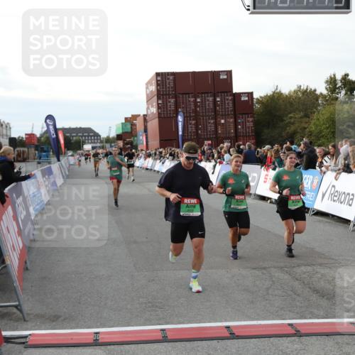 03.10.2025 - Köhlbrandbrückenlauf Yannick Fuchs http://msf.ph/oto/8983799 03.10.2025 16:07:41 Ziel 7179, 7588, 7674, 7763, 7780, 8035, 8862, 9020, 9099, 9456, 9457 meine-sportfotos.de