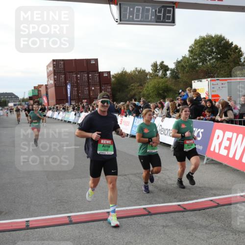 03.10.2025 - Köhlbrandbrückenlauf Yannick Fuchs http://msf.ph/oto/8983805 03.10.2025 16:07:42 Ziel 7179, 7588, 7674, 7763, 7780, 8035, 9020, 9099, 9456, 9457 meine-sportfotos.de