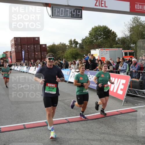 03.10.2025 - Köhlbrandbrückenlauf Yannick Fuchs http://msf.ph/oto/8983810 03.10.2025 16:07:42 Ziel 7179, 7588, 7674, 7763, 7780, 8035, 9020, 9099, 9456, 9457 meine-sportfotos.de