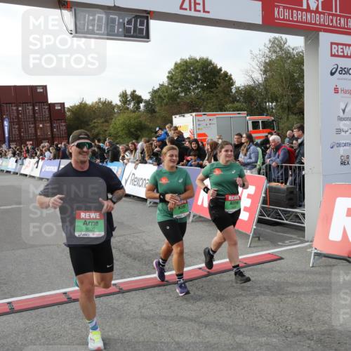 03.10.2025 - Köhlbrandbrückenlauf Yannick Fuchs http://msf.ph/oto/8983812 03.10.2025 16:07:42 Ziel 7179, 7588, 7674, 7763, 7780, 8035, 9020, 9099, 9456, 9457 meine-sportfotos.de