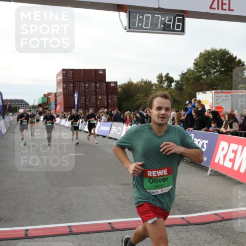 03.10.2025 - Köhlbrandbrückenlauf Yannick Fuchs http://msf.ph/oto/8983837 03.10.2025 16:07:45 Ziel 7588, 7674, 7713, 7763, 7780, 8035, 9020, 9099, 9456, 9457 meine-sportfotos.de
