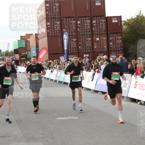 03.10.2025 - Köhlbrandbrückenlauf Yannick Fuchs http://msf.ph/oto/8983843 03.10.2025 16:07:45 Ziel 7588, 7674, 7713, 7763, 7780, 8035, 9020, 9099, 9456, 9457 meine-sportfotos.de