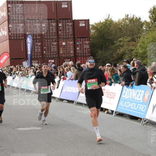 03.10.2025 - Köhlbrandbrückenlauf Yannick Fuchs http://msf.ph/oto/8983844 03.10.2025 16:07:46 Ziel 7588, 7674, 7713, 7763, 7780, 8035, 9096, 9099 meine-sportfotos.de