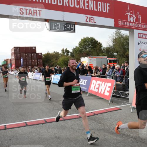 03.10.2025 - Köhlbrandbrückenlauf Yannick Fuchs http://msf.ph/oto/8983863 03.10.2025 16:07:47 Ziel 7588, 7674, 7713, 7763, 7780, 8035, 9096, 9099 meine-sportfotos.de