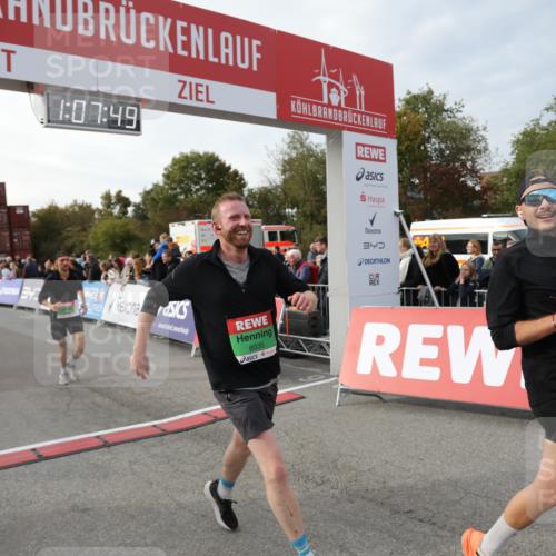 03.10.2025 - Köhlbrandbrückenlauf Yannick Fuchs http://msf.ph/oto/8983865 03.10.2025 16:07:48 Ziel 7588, 7674, 7713, 7763, 7780, 8035, 9096, 9099 meine-sportfotos.de