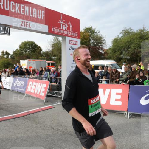 03.10.2025 - Köhlbrandbrückenlauf Yannick Fuchs http://msf.ph/oto/8983870 03.10.2025 16:07:48 Ziel 7588, 7674, 7713, 7763, 7780, 8035, 9096, 9099 meine-sportfotos.de