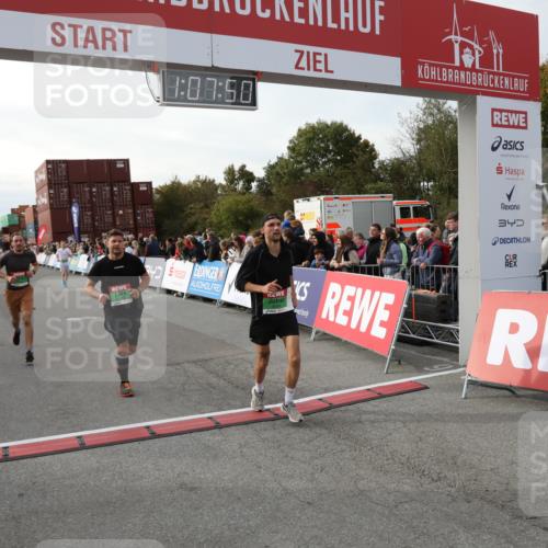 03.10.2025 - Köhlbrandbrückenlauf Yannick Fuchs http://msf.ph/oto/8983877 03.10.2025 16:07:48 Ziel 7588, 7674, 7713, 7763, 7780, 8035, 9096, 9099 meine-sportfotos.de