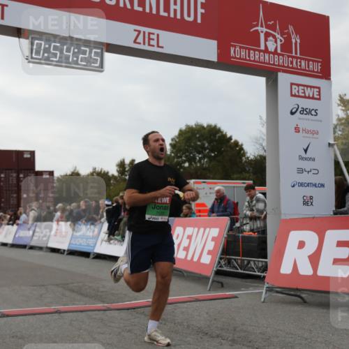 03.10.2025 - Köhlbrandbrückenlauf Yannick Fuchs http://msf.ph/oto/8983878 03.10.2025 15:54:23 Ziel 7123 meine-sportfotos.de