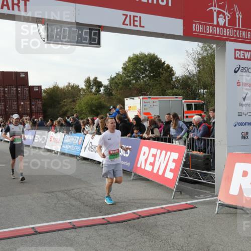 03.10.2025 - Köhlbrandbrückenlauf Yannick Fuchs http://msf.ph/oto/8983912 03.10.2025 16:07:53 Ziel 7085, 7335, 7713, 7763, 8824, 9096, 9543 meine-sportfotos.de