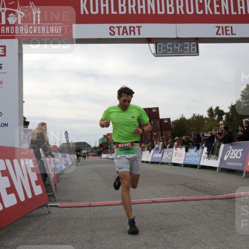 03.10.2025 - Köhlbrandbrückenlauf Yannick Fuchs http://msf.ph/oto/8983919 03.10.2025 15:54:35 Ziel 7026, 7072 meine-sportfotos.de