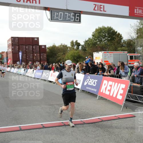 03.10.2025 - Köhlbrandbrückenlauf Yannick Fuchs http://msf.ph/oto/8983929 03.10.2025 16:07:55 Ziel 7085, 7335, 7494, 7713, 8824, 9096, 9543 meine-sportfotos.de
