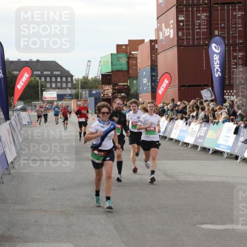 03.10.2025 - Köhlbrandbrückenlauf Yannick Fuchs http://msf.ph/oto/8983935 03.10.2025 16:07:56 Ziel 7085, 7335, 7494, 7713, 8824, 9096, 9543 meine-sportfotos.de