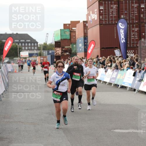 03.10.2025 - Köhlbrandbrückenlauf Yannick Fuchs http://msf.ph/oto/8983942 03.10.2025 16:07:56 Ziel 7085, 7335, 7494, 7713, 8824, 9096, 9543 meine-sportfotos.de