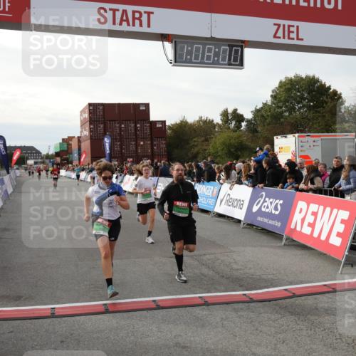 03.10.2025 - Köhlbrandbrückenlauf Yannick Fuchs http://msf.ph/oto/8983965 03.10.2025 16:07:59 Ziel 7085, 7319, 7335, 7494, 8824, 9072, 9543 meine-sportfotos.de
