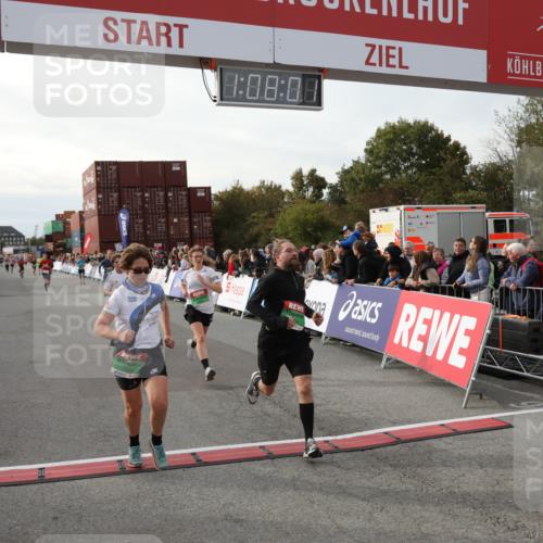03.10.2025 - Köhlbrandbrückenlauf Yannick Fuchs http://msf.ph/oto/8983967 03.10.2025 16:07:59 Ziel 7085, 7319, 7335, 7494, 8824, 9072, 9543 meine-sportfotos.de