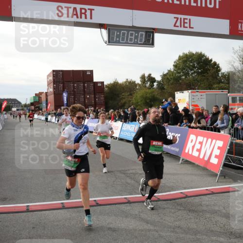 03.10.2025 - Köhlbrandbrückenlauf Yannick Fuchs http://msf.ph/oto/8983969 03.10.2025 16:07:59 Ziel 7085, 7319, 7335, 7494, 8824, 9072, 9543 meine-sportfotos.de