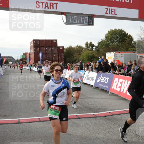 03.10.2025 - Köhlbrandbrückenlauf Yannick Fuchs http://msf.ph/oto/8983974 03.10.2025 16:07:59 Ziel 7085, 7319, 7335, 7494, 8824, 9072, 9543 meine-sportfotos.de