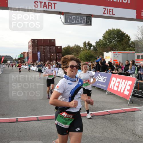 03.10.2025 - Köhlbrandbrückenlauf Yannick Fuchs http://msf.ph/oto/8983979 03.10.2025 16:08:00 Ziel 7085, 7319, 7335, 7494, 8824, 9072, 9543 meine-sportfotos.de