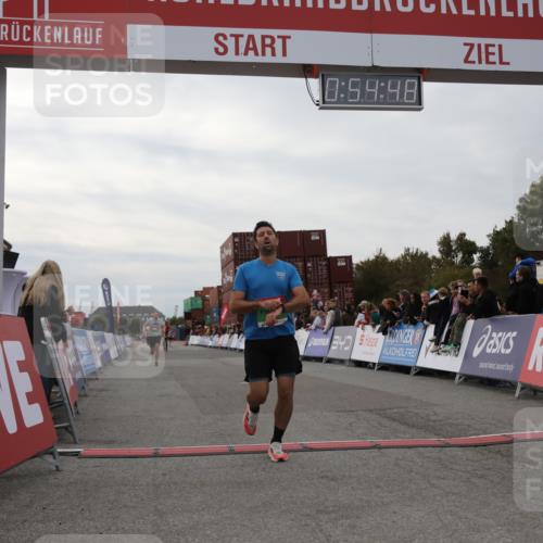 03.10.2025 - Köhlbrandbrückenlauf Yannick Fuchs http://msf.ph/oto/8983999 03.10.2025 15:54:47 Ziel 7068, 7809, 8872, 9481 meine-sportfotos.de