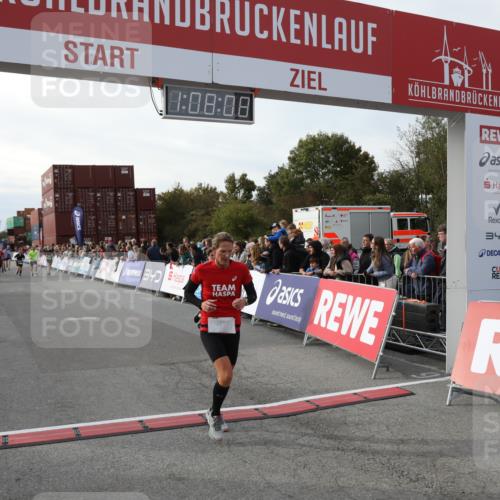 03.10.2025 - Köhlbrandbrückenlauf Yannick Fuchs http://msf.ph/oto/8984030 03.10.2025 16:08:06 Ziel 7019, 7310, 7311, 7319, 7494, 7506, 8265, 9072 meine-sportfotos.de