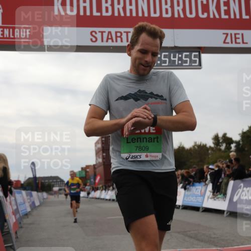 03.10.2025 - Köhlbrandbrückenlauf Yannick Fuchs http://msf.ph/oto/8984043 03.10.2025 15:54:53 Ziel 7010, 7597, 7809, 8872, 9481, 9590 meine-sportfotos.de