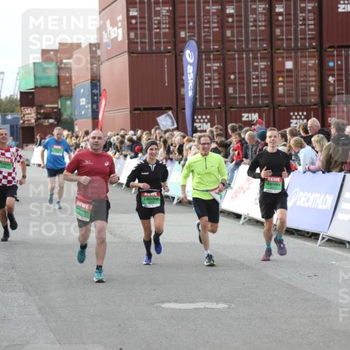 03.10.2025 - Köhlbrandbrückenlauf Yannick Fuchs http://msf.ph/oto/8984044 03.10.2025 16:08:11 Ziel 7019, 7285, 7310, 7311, 7319, 7449, 7506, 8265 meine-sportfotos.de
