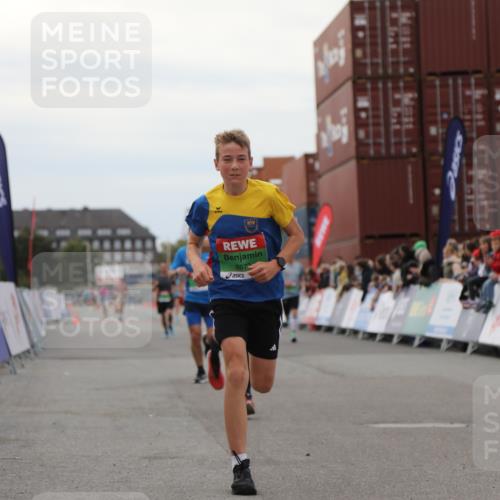 03.10.2025 - Köhlbrandbrückenlauf Yannick Fuchs http://msf.ph/oto/8984045 03.10.2025 15:54:54 Ziel 7010, 7597, 7809, 8872, 9481, 9590 meine-sportfotos.de