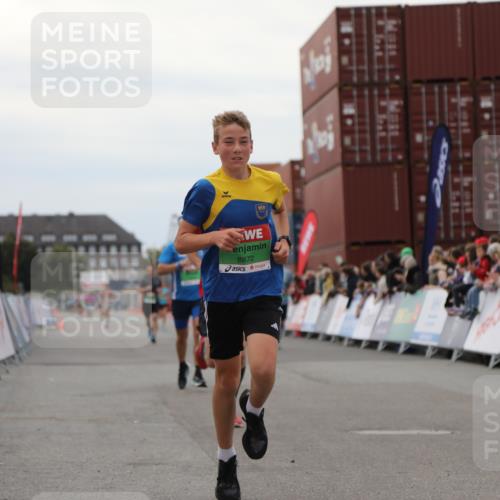 03.10.2025 - Köhlbrandbrückenlauf Yannick Fuchs http://msf.ph/oto/8984047 03.10.2025 15:54:54 Ziel 7010, 7597, 7809, 8872, 9481, 9590 meine-sportfotos.de