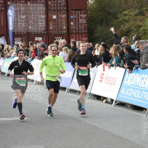 03.10.2025 - Köhlbrandbrückenlauf Yannick Fuchs http://msf.ph/oto/8984054 03.10.2025 16:08:12 Ziel 7019, 7285, 7310, 7311, 7449, 7506, 8265 meine-sportfotos.de
