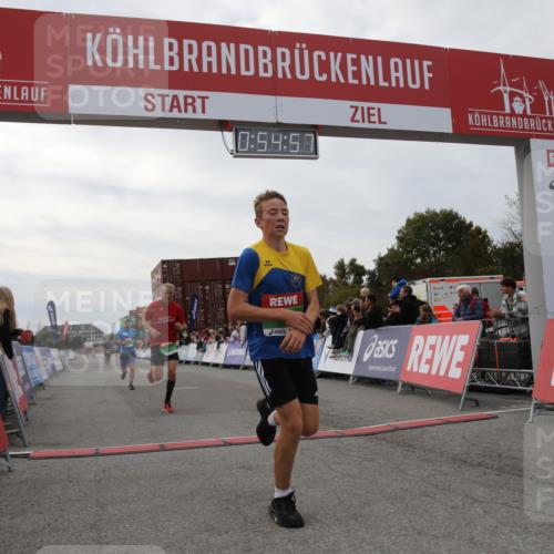03.10.2025 - Köhlbrandbrückenlauf Yannick Fuchs http://msf.ph/oto/8984064 03.10.2025 15:54:55 Ziel 7010, 7597, 7809, 8872, 9481, 9590, 9594 meine-sportfotos.de