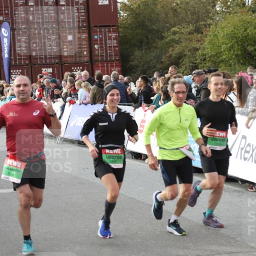 03.10.2025 - Köhlbrandbrückenlauf Yannick Fuchs http://msf.ph/oto/8984067 03.10.2025 16:08:13 Ziel 7019, 7285, 7310, 7311, 7449, 7506, 8265 meine-sportfotos.de