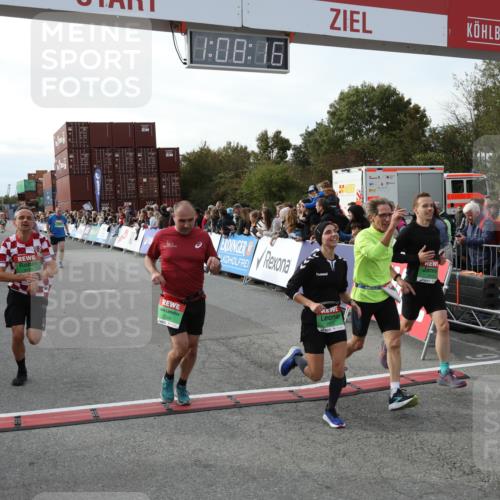 03.10.2025 - Köhlbrandbrückenlauf Yannick Fuchs http://msf.ph/oto/8984082 03.10.2025 16:08:14 Ziel 7019, 7285, 7310, 7311, 7449, 7506, 8265 meine-sportfotos.de