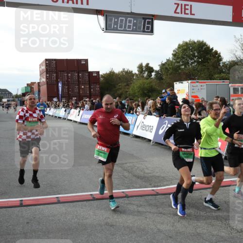 03.10.2025 - Köhlbrandbrückenlauf Yannick Fuchs http://msf.ph/oto/8984084 03.10.2025 16:08:14 Ziel 7019, 7285, 7310, 7311, 7449, 7506, 8265 meine-sportfotos.de