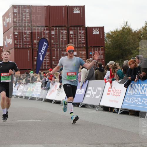 03.10.2025 - Köhlbrandbrückenlauf Yannick Fuchs http://msf.ph/oto/8984099 03.10.2025 15:55:00 Ziel 7010, 7040, 7597, 9590, 9594 meine-sportfotos.de