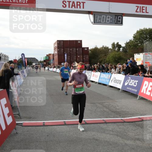03.10.2025 - Köhlbrandbrückenlauf Yannick Fuchs http://msf.ph/oto/8984107 03.10.2025 16:08:17 Ziel 7019, 7285, 7310, 7311, 7449, 7506, 8265 meine-sportfotos.de