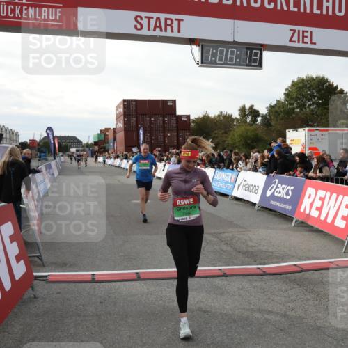 03.10.2025 - Köhlbrandbrückenlauf Yannick Fuchs http://msf.ph/oto/8984112 03.10.2025 16:08:17 Ziel 7019, 7285, 7310, 7311, 7449, 7506, 8265 meine-sportfotos.de