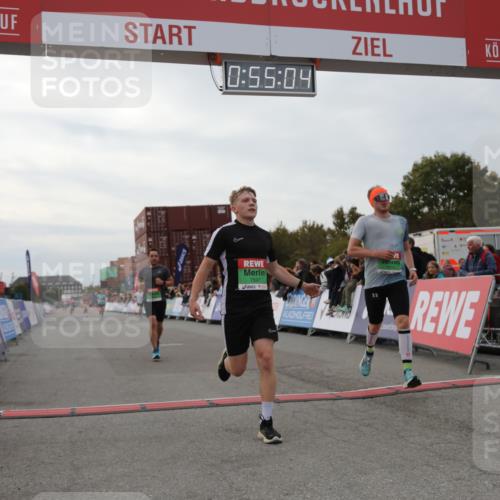 03.10.2025 - Köhlbrandbrückenlauf Yannick Fuchs http://msf.ph/oto/8984119 03.10.2025 15:55:02 Ziel 7010, 7040, 7597, 7898, 9594 meine-sportfotos.de
