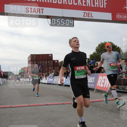 03.10.2025 - Köhlbrandbrückenlauf Yannick Fuchs http://msf.ph/oto/8984125 03.10.2025 15:55:02 Ziel 7010, 7040, 7597, 7898, 9594 meine-sportfotos.de