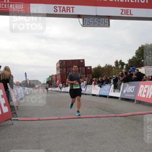 03.10.2025 - Köhlbrandbrückenlauf Yannick Fuchs http://msf.ph/oto/8984127 03.10.2025 15:55:03 Ziel 7010, 7040, 7597, 7898, 9594 meine-sportfotos.de